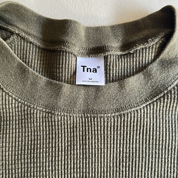 TNA Olive Green - Picture 3 of 4